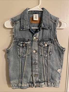H&M Women’s Light Blue Distressed Denim Vest - Unbranded